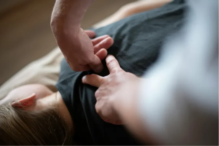 Diferencia entre osteópata y fisioterapeuta. Diagnosticando paciente
