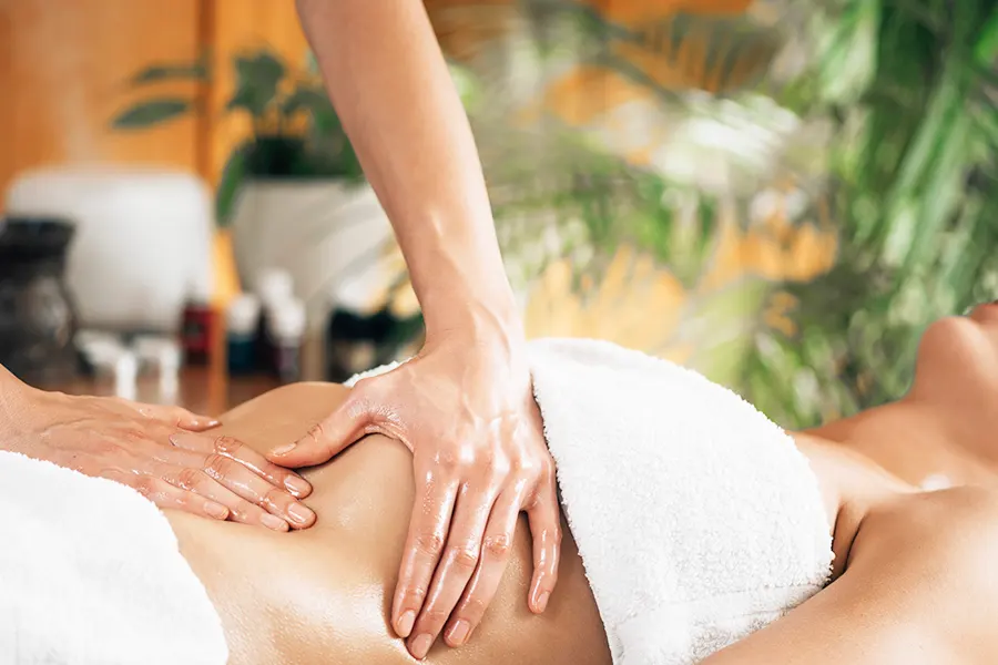 Qué es el masaje Ayurveda y cómo funciona esta técnica tradicional orientada al bienestar físico y emocional