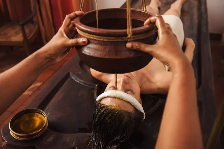 Aceites utilizados en el masaje Ayurveda para favorecer la relajación y el bienestar