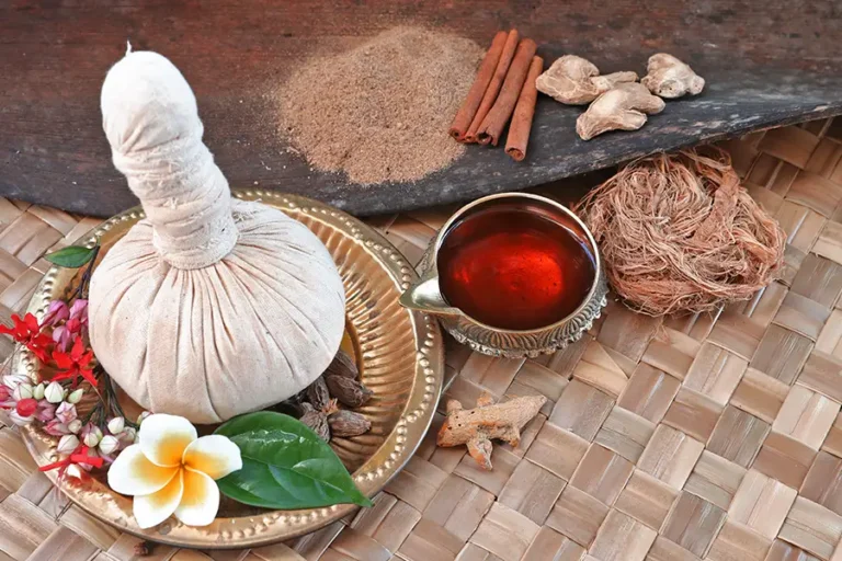 Beneficios del masaje Ayurveda para mejorar la relajación, reducir tensiones y favorecer el bienestar integral